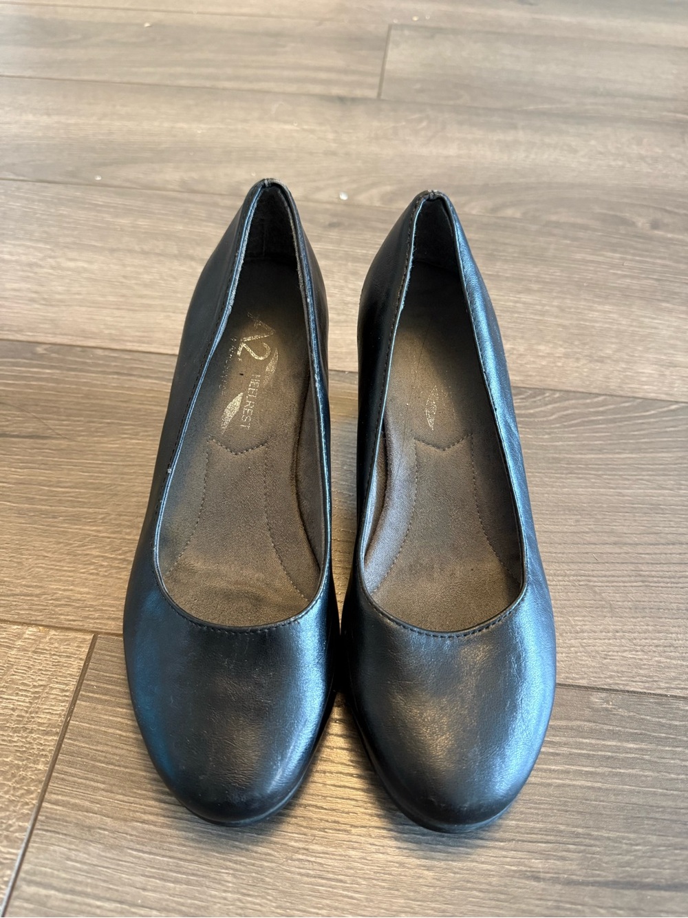 ComfortStep Black Women's Round-Toe Pumps